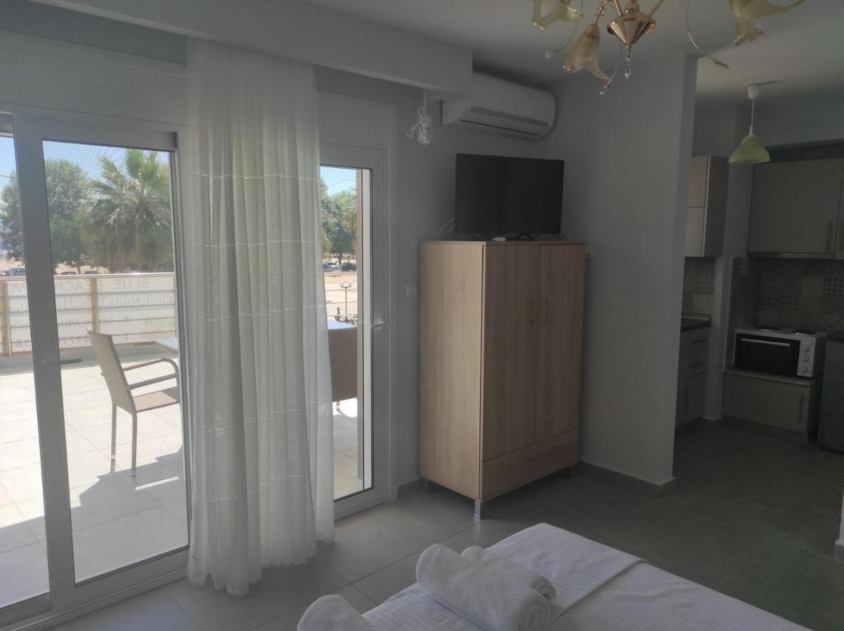 Blue Beach Apartments Ofrinion Ngoại thất bức ảnh