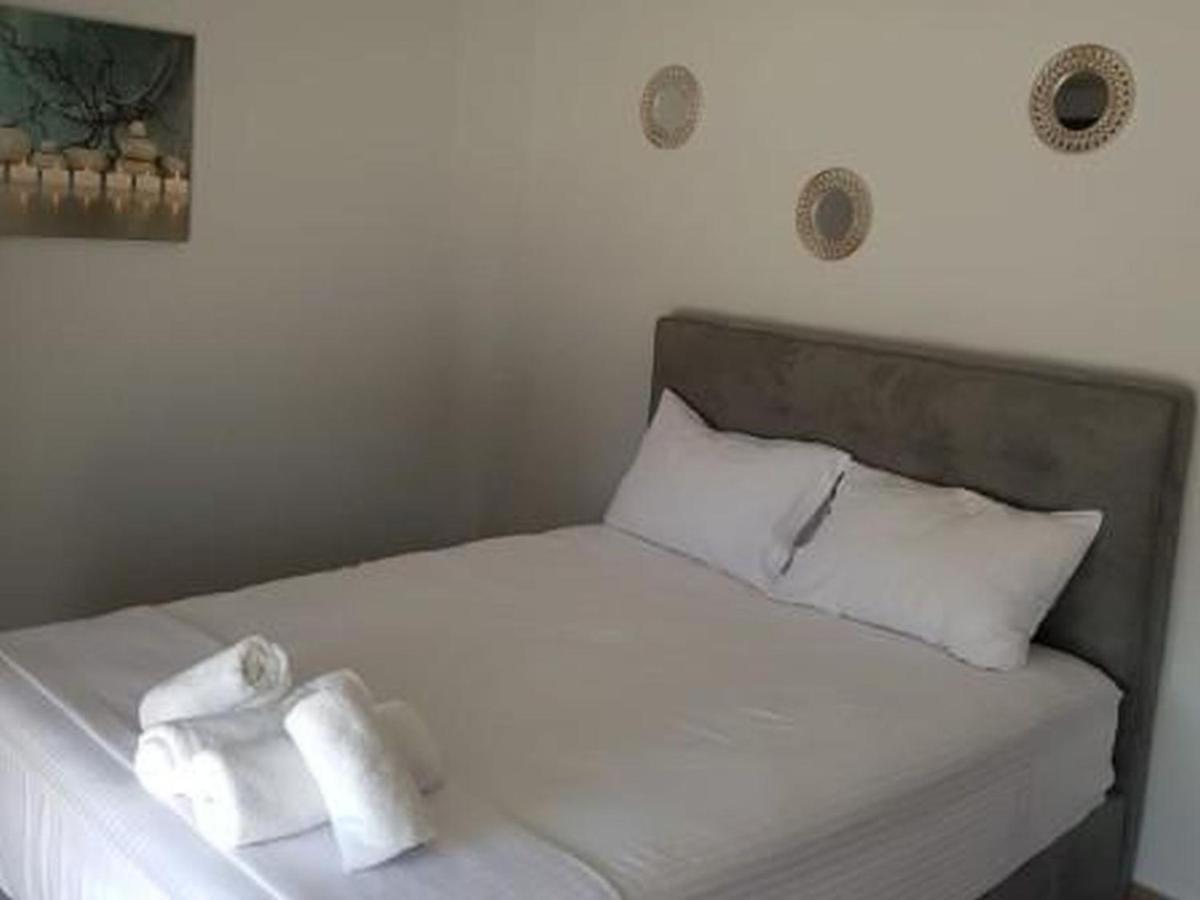 Blue Beach Apartments Ofrinion Ngoại thất bức ảnh