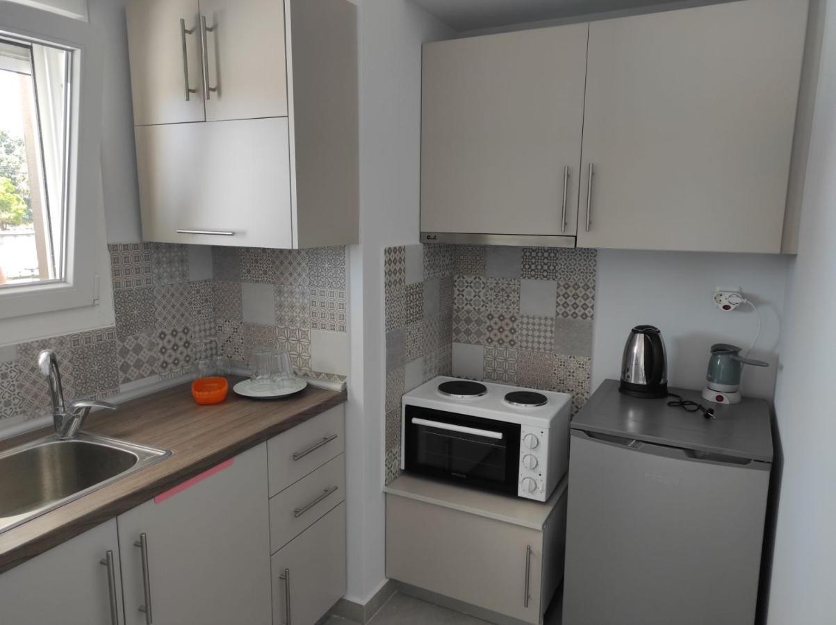 Blue Beach Apartments Ofrinion Ngoại thất bức ảnh
