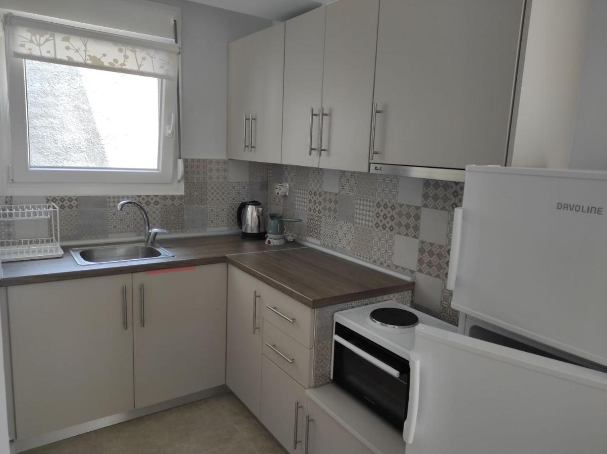Blue Beach Apartments Ofrinion Ngoại thất bức ảnh