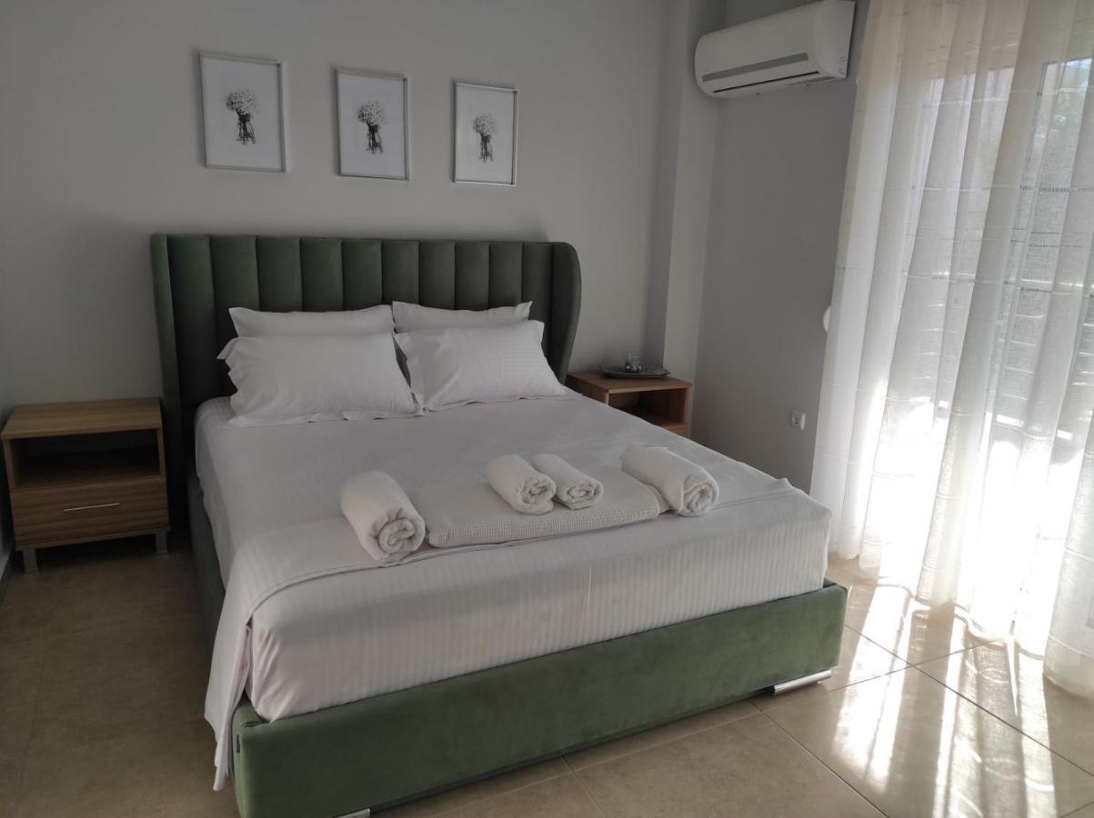 Blue Beach Apartments Ofrinion Ngoại thất bức ảnh